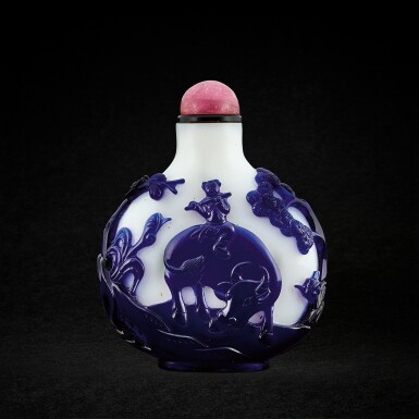 View full screen - View 1 of Lot 998. A purple-blue overlay white glass 'herdboy and fisherman' snuff bottle, Qing dynasty, 19th century | 清十九世紀 涅白地套藍料漁牧圖鼻煙壺.