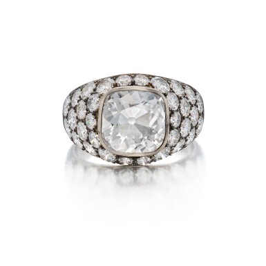 View full screen - View 1 of Lot 9. Diamond Ring.