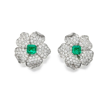 View full screen - View 1 of Lot 96. Van Cleef & Arpels | Pair of Emerald and Diamond Earclips 梵克雅寶 祖母綠配鑽石耳環一對.