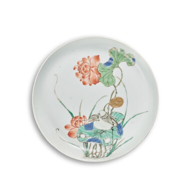 View full screen - View 1 of Lot 801. A famille-verte 'egret' dish, Qing dynasty, Kangxi period | 清康熙 五彩路路連科圖盤.