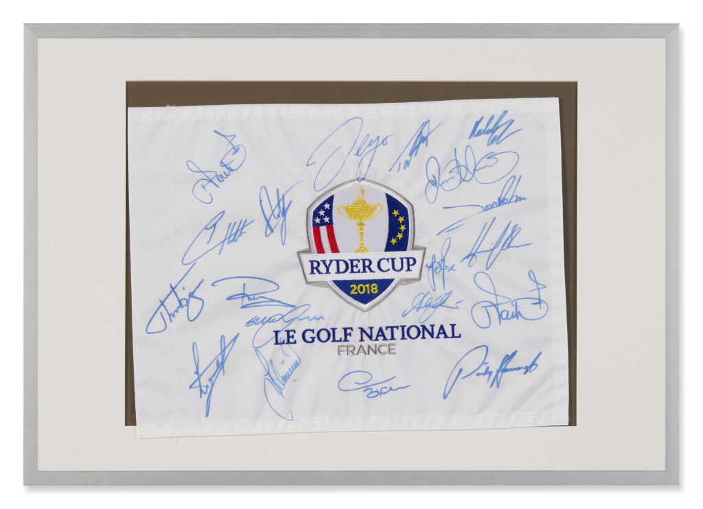 全螢幕檢視 - 查看542018 Ryder Cup Flag | Signed by Winning European Team including Francesco Molinari and Rory McIlroy and Others的1