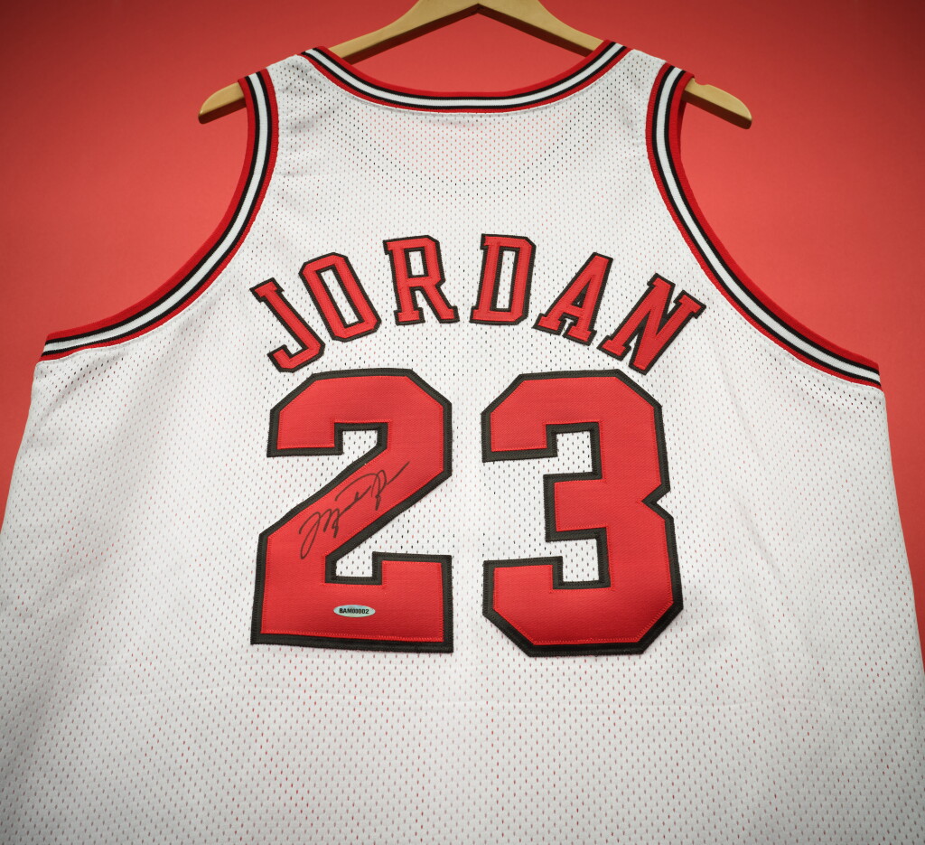 全萤幕检视 - 查看101Michael Jordan 1998 NBA Playoffs ‘The Last Dance’ Game Worn Jersey | Eastern Conference Semifinals Game 2的1
