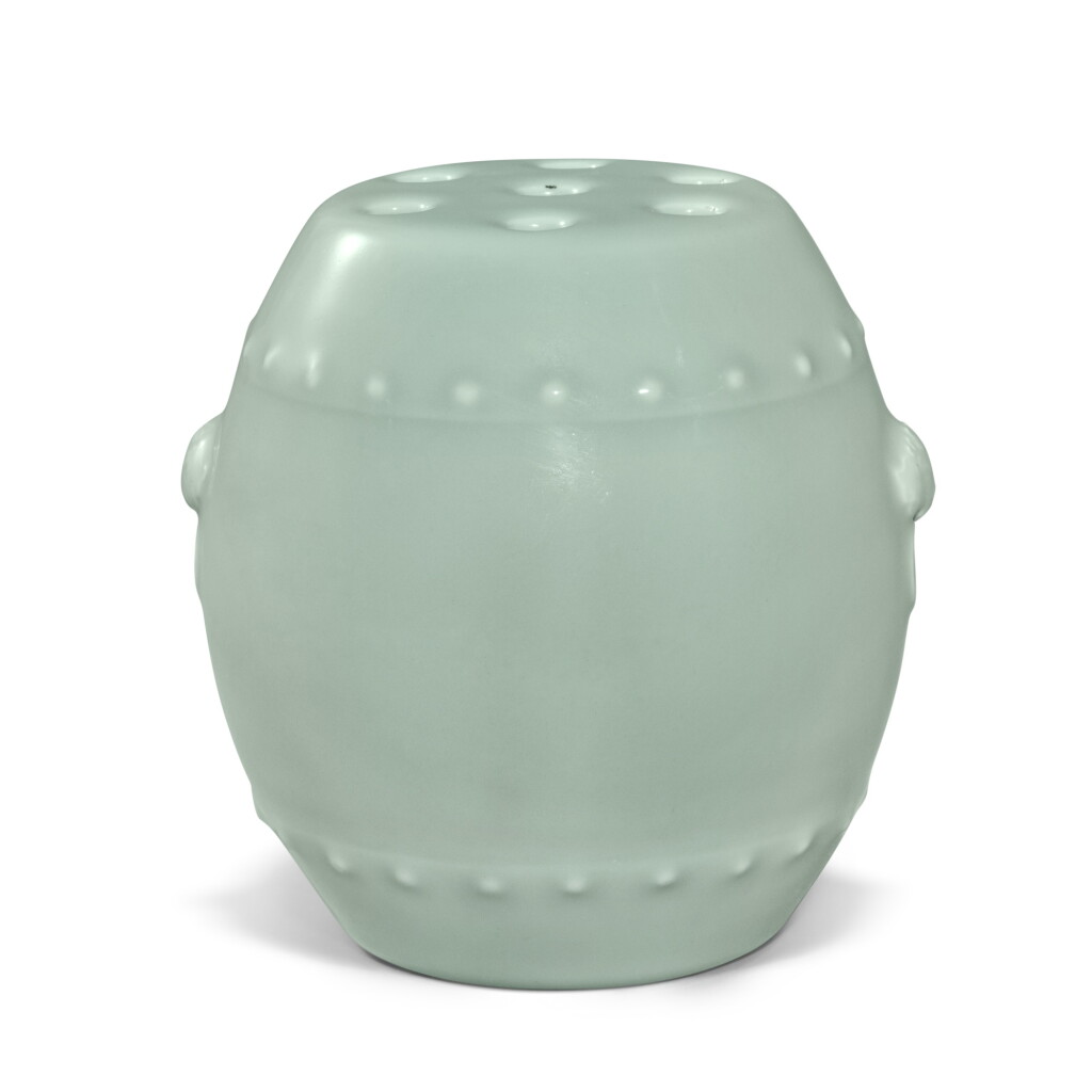 View full screen - View 1 of Lot 515. A rare celadon-glazed drum-shaped flower vase, Seal mark and period of Yongzheng | 清雍正 粉青釉鼓式花插 《大清雍正年製》款.