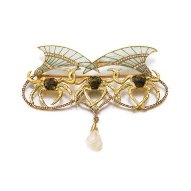 View full screen - View 1 of Lot 30. Broche perle fine, émail et diamants, " Les trois crabes " | Natural pearl, enamel and diamond brooch, 'Les trois crabes'.