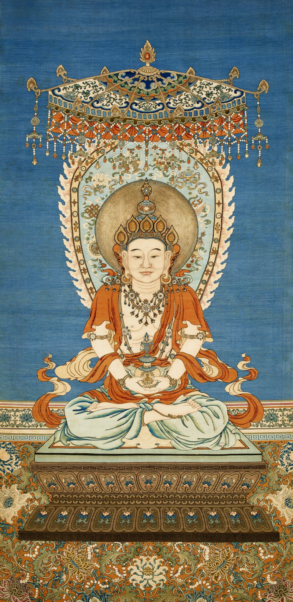 View full screen - View 1 of Lot 3652. An imperial embroidered kesi panel of Amitayus Qing dynasty, Qianlong period | 清乾隆 御製緙絲刺繡無量壽佛像.