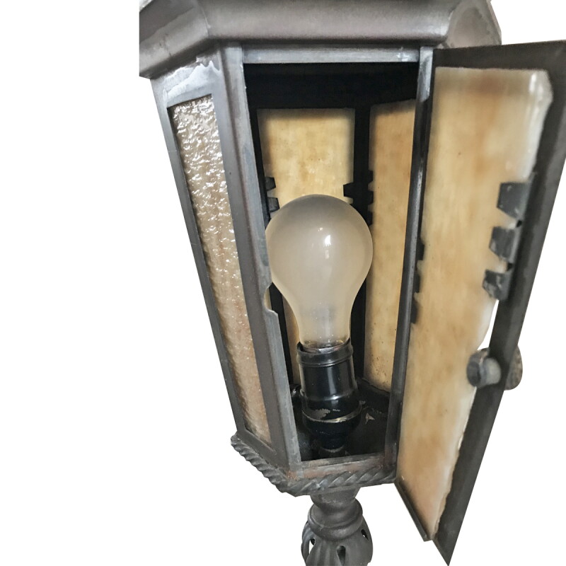Cover image 0