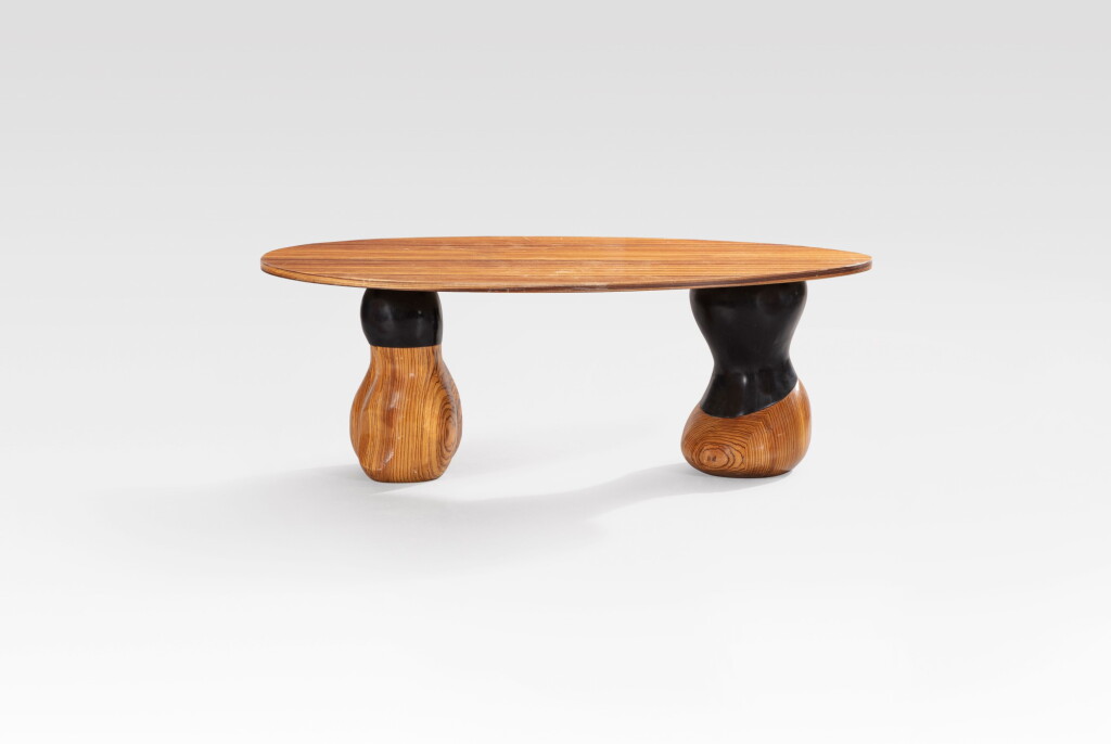View full screen - View 1 of Lot 7. Table basse.