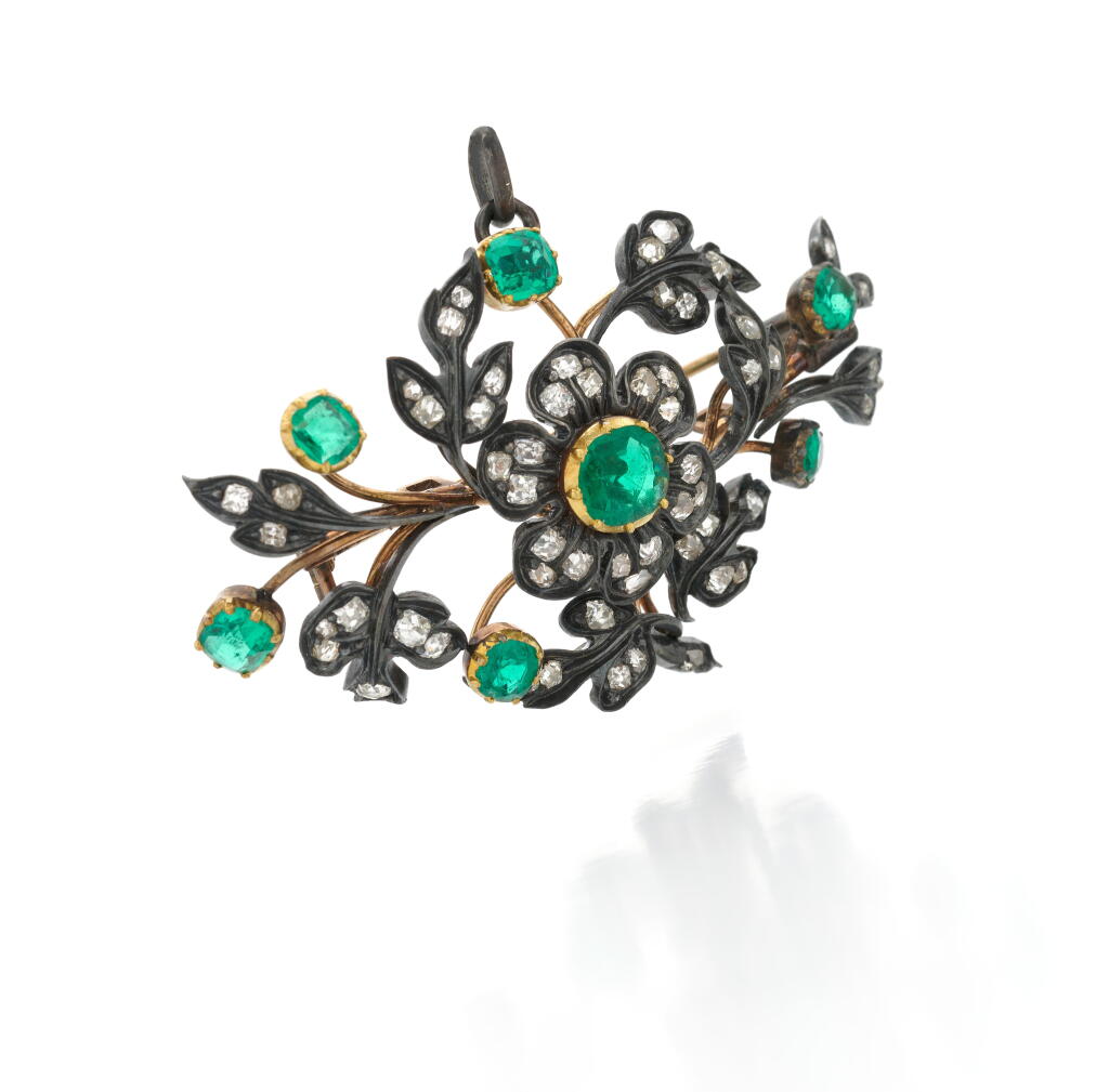 View full screen - View 1 of Lot 9. Emerald and diamond pendant/brooch (Pendente/spilla in smeraldi e diamanti).