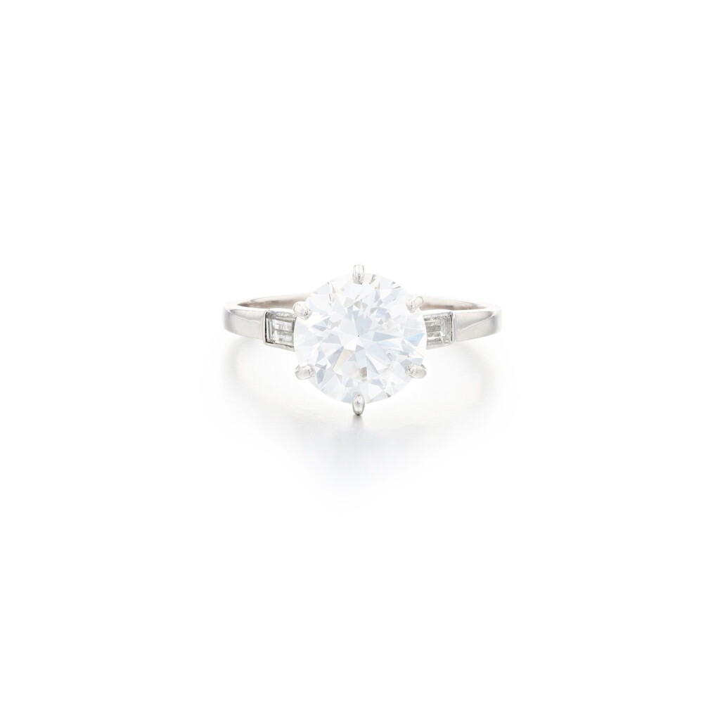 View full screen - View 1 of Lot 254. Bague diamant | Diamond ring.