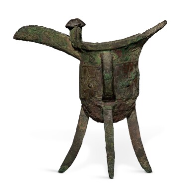 View full screen - View 1 of Lot 876. An archaic bronze ritual wine vessel (Jue), Late Shang dynasty | 商末 牢爵.