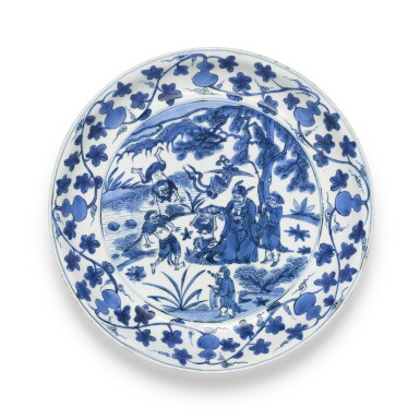 View full screen - View 1 of Lot 7. A blue and white ‘Zhong Kui’ dish, Mark and period of Wanli | 明萬曆 青花鍾馗圖盤 《大明萬曆年製》款.