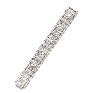 View full screen - View 1 of Lot 349. CARTIER | IMPORTANT DIAMOND BRACELET, 'COURSE DE FEUILLAGE', 1926.