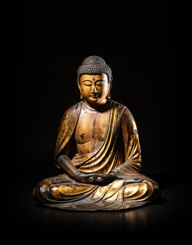 View full screen - View 1 of Lot 138. A rare gilt-lacquer wood figure of Amida Nyorai (Amitabha) Japan, Kamakura - Muromachi period, 12th - 14th century | 日本 鎌倉至室町时代 十二至十四世紀 漆金木雕阿彌陀如來坐像.