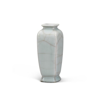 View full screen - View 1 of Lot 146. A guan-type baluster vase, Qing dynasty, 18th century | 清十八世紀 仿官釉小方瓶.