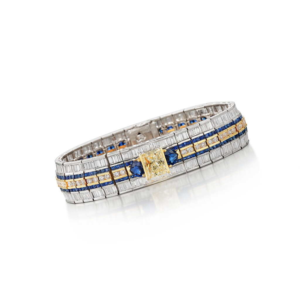 View full screen - View 1 of Lot 633. Diamond and Sapphire Bracelet | 鑽石 配 藍寶石 手鏈.