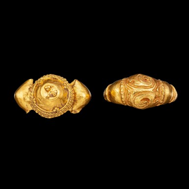 View full screen - View 1 of Lot 1074. Two gold rings Java, Indonesia, 10th - 15th century | 十至十五世紀 印尼爪哇 金戒指一組兩枚.