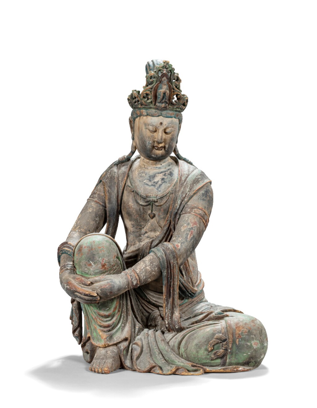 View full screen - View 1 of Lot 170. Grande figure de Bodhisattva en bois sculpté polychrome probablement début XXème siècle | 或為二十世紀初 木雕加彩菩薩坐像 | A large Ming-style carved wood Bodhisattva, early 20th century.