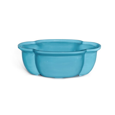 View full screen - View 1 of Lot 225. A turquoise-blue glass quadrilobed jardinière, Mark and period of Qianlong | 清乾隆 松石綠料海棠式花盆 《乾隆年製》款 .
