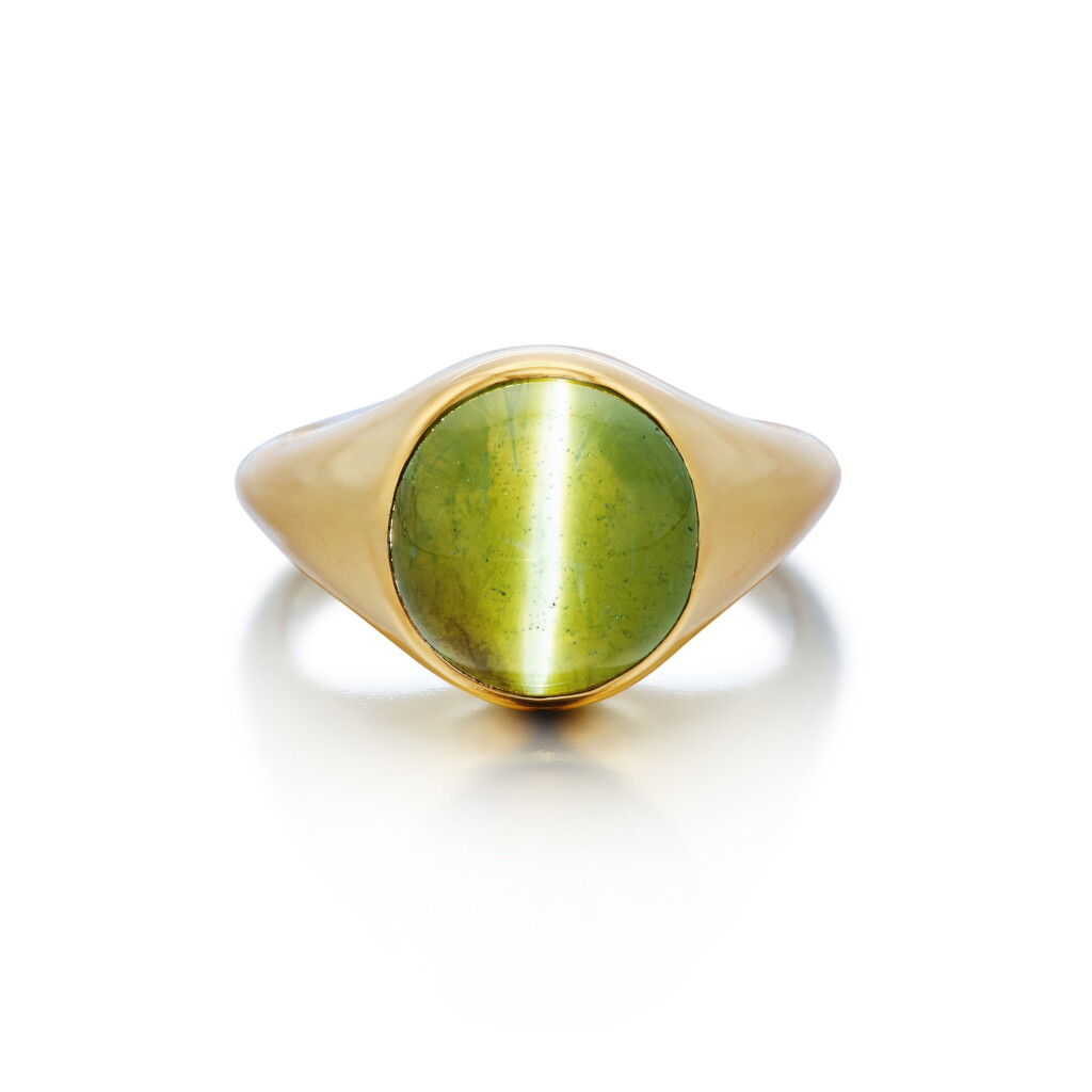 View full screen - View 1 of Lot 362. Cat's Eye Chrysoberyl Ring.