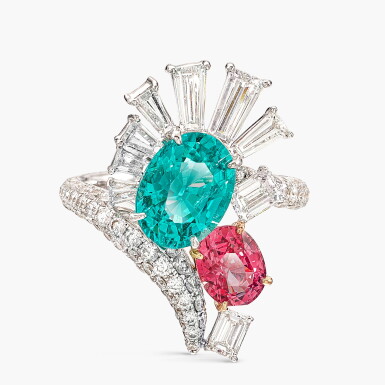 View full screen - View 1 of Lot 1768. Paraíba Tourmaline, Padparadscha Sapphire and Diamond Ring | 3.35 克拉「巴西」帕拉伊巴碧璽 配 1.72克拉 天然「馬達加斯加」未經加熱橙粉紅色剛玉 及 鑽石 戒指.