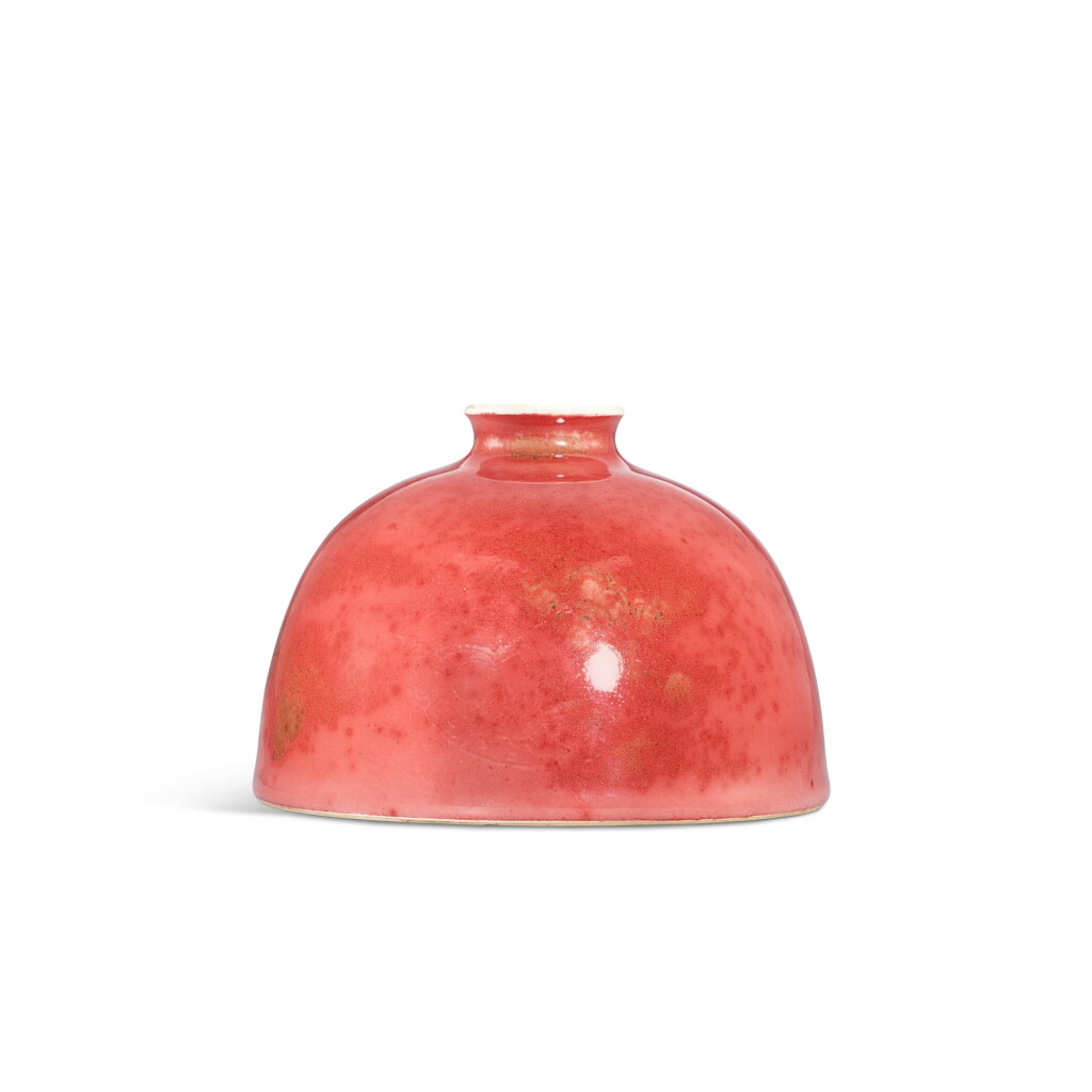 View full screen - View 1 of Lot 3702. A peachbloom-glazed beehive waterpot, Mark and period of Kangxi | 清康熙 豇豆紅釉太白尊 《大清康熙年製》款.