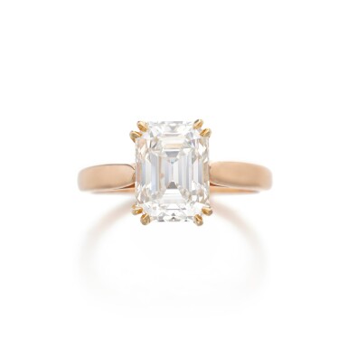 View full screen - View 1 of Lot 684. Diamond ring.