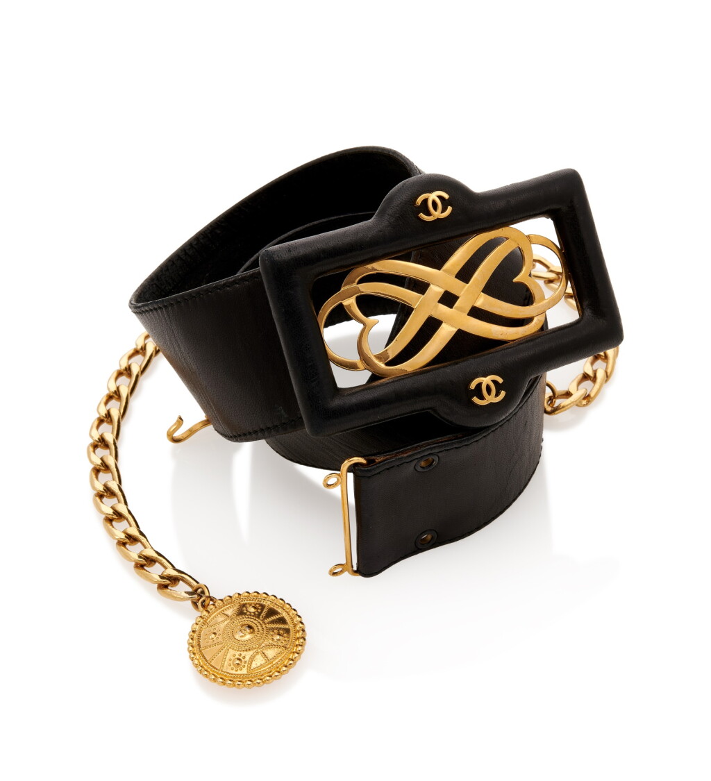 View full screen - View 1 of Lot 112. CHANEL | BLACK LEATHER AND GOLD-TONE METAL BELT .