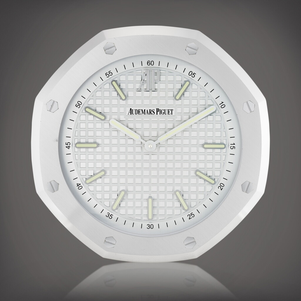 View full screen - View 1 of Lot 8872. Royal Oak | A metal work wall clock, Circa 2010 | 愛彼 | 皇家橡樹系列 | 金屬製掛牆鐘,約2010年製.