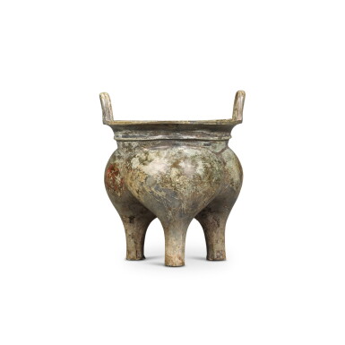 View full screen - View 1 of Lot 240. An archaic bronze tripod ritual food vessel (Liding), Early Western Zhou dynasty | 西周初 祖辛鬲.