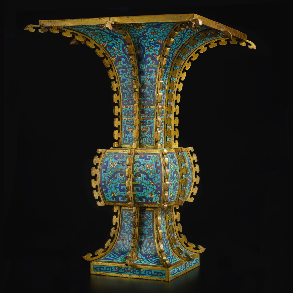 View full screen - View 1 of Lot 30. A exceptionally large cloisonné enamel beaker vase, fangzun, Qing dynasty, 17th / 18th century | 清十七 / 十八世紀 銅胎掐絲琺瑯仿古饕餮紋出戟大方尊.