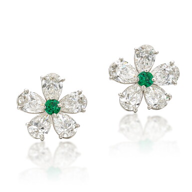 View full screen - View 1 of Lot 2003. Pair of Emerald and Diamond Earrings | 寶格麗 | 祖母綠 配 鑽石 耳環一對 .