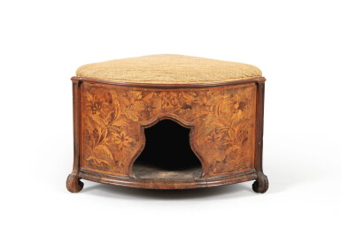 View full screen - View 1 of Lot 118. AN ITALIAN PLUM TREE, BOXWOOD AND WALNUT BURR CORNER DOG HOUSE, PARMA, MID 18TH CENTURY, FROM COLORNO CASTLE | NICHE D'ANGLE EN PLACAGE DE LOUPE DE NOYER, BUIS ET PRUNIER, TRAVAIL ITALIEN, PARME, DU MILIEU DU XVIIIE SIÈCLE, PROVENANT DU CHÂTEAU DE COLORNO.