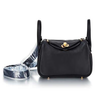 View full screen - View 1 of Lot 8304. Noir Swift Mini Lindy Gold Hardware, 2021 | 愛馬仕黑色 Swift 小牛皮迷你 LINDY 包,配鍍金金屬件,2021年.