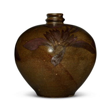 View full screen - View 1 of Lot 164. An iron-brown-decorated teadust-glazed vase, Jin dynasty | 金 茶葉末釉鐵鏽花紋小口瓶.