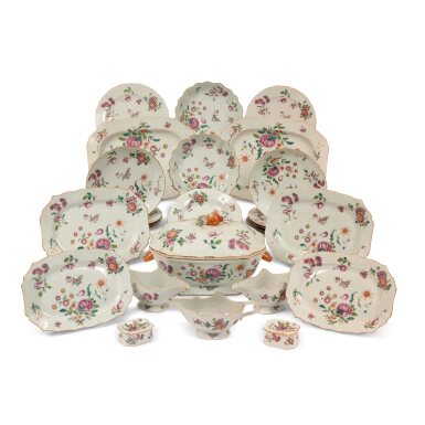 View full screen - View 1 of Lot 173. A Chinese Export Famille-Rose Part Dinner Service, Qing Dynasty, Qianlong Period | 清乾隆 粉彩花卉紋餐具一組.