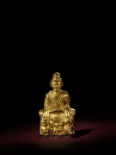 View full screen - View 1 of Lot 316. A small gilt-bronze seated figure of Shakyamuni Buddha, Sixteen Kingdoms | 五胡十六國 鎏金銅釋迦牟尼佛坐像.