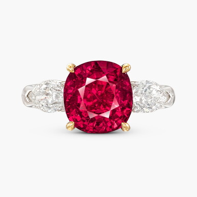 View full screen - View 1 of Lot 1623. Ruby and Diamond Ring | 5.01克拉 天然未經加熱紅寶石 配 鑽石 戒指.