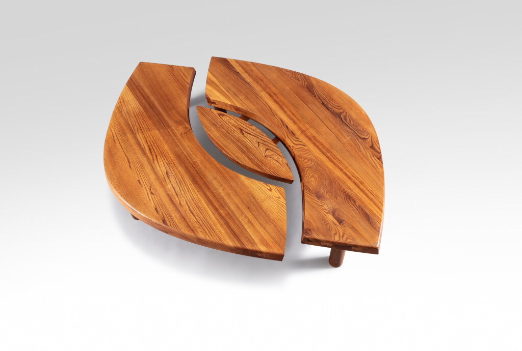 View full screen - View 1 of Lot 51. Table basse Oeil, modèle T22.
