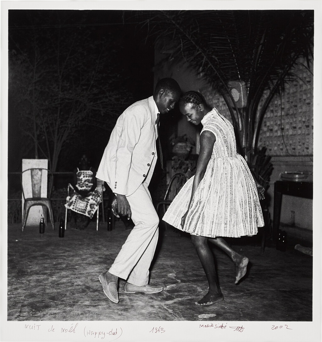 View full screen - View 1 of Lot 5906. Malick Sidibé 馬利克 · 席迪貝 | Nuit de Noël (Happy-club) 耶誕夜(快樂俱樂部).
