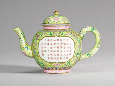 View full screen - View 1 of Lot 20. A RARE LIME GREEN-GROUND FAMILLE-ROSE AND GILT-DECORATED IMPERIALLY INSCRIBED TEAPOT AND COVER, JIAQING SEAL MARK AND PERIOD | 清嘉慶 淺綠地粉彩描金開光御製詩茶壺 《嘉慶丁已小春月之中澣》「嘉」「慶」印 《大清嘉慶年製》款.