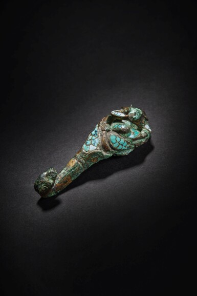 View full screen - View 1 of Lot 246. A rare turquoise-inlaid gilt-bronze 'bear' belt hook, Eastern Zhou dynasty, Warring States period.