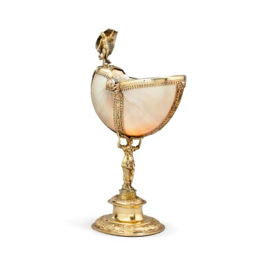 View full screen - View 1 of Lot 204. A German nautilus shell cup with silver-gilt mounts, Heinrich Beust, Brunswick, circa 1615 | Nautile monté en vermeil par Heinrich Beust, Brunswick, vers 1615.