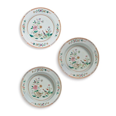 View full screen - View 1 of Lot 1935. THREE CHINESE FAMILLE-ROSE WARES, QING DYNASTY, QIANLONG PERIOD, CIRCA 1750 | 清乾隆 約1750年 粉彩錦鷄花卉圖瓷三件.