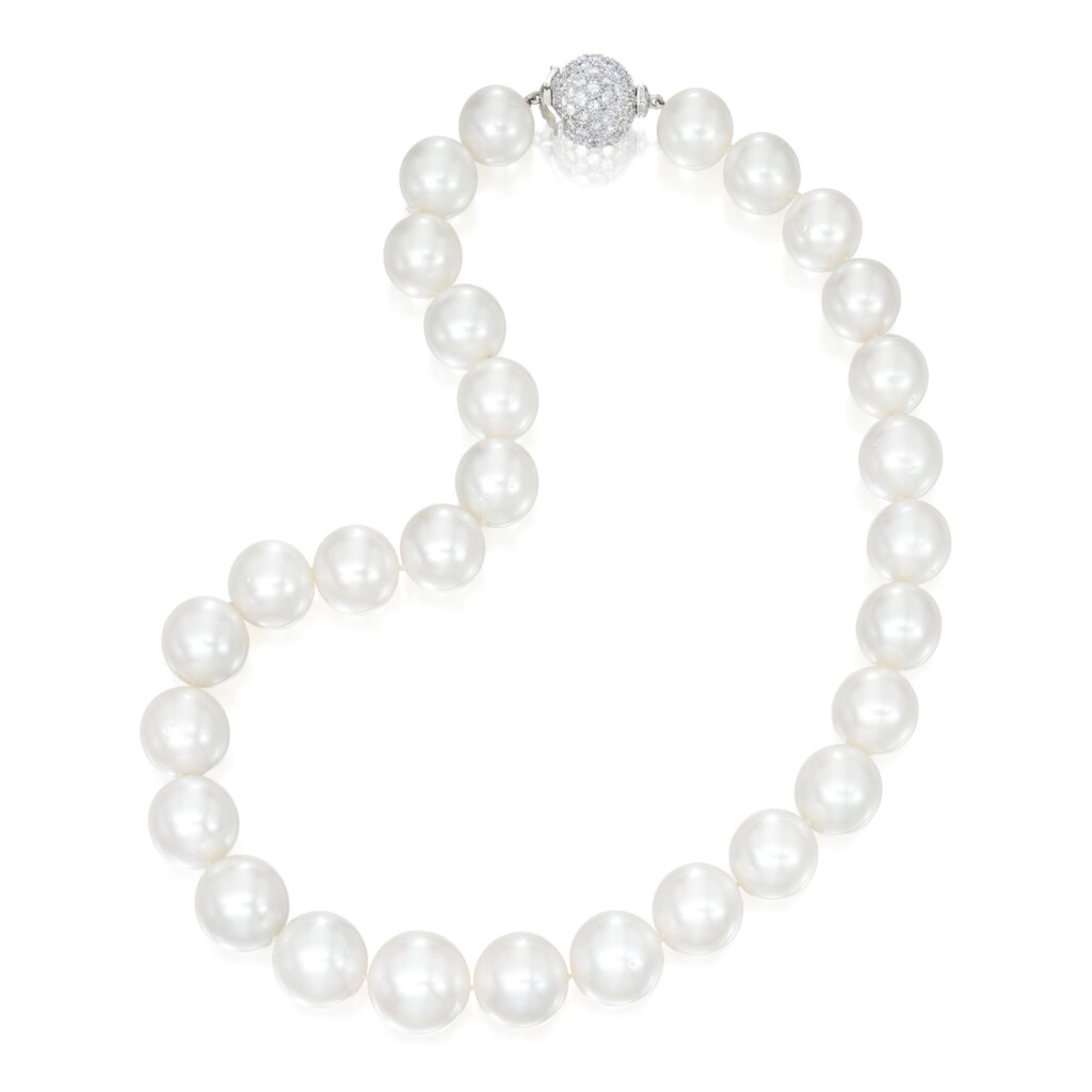 View full screen - View 1 of Lot 437. CULTURED PEARL AND DIAMOND NECKLACE | 養殖珍珠配鑽石項鏈.
