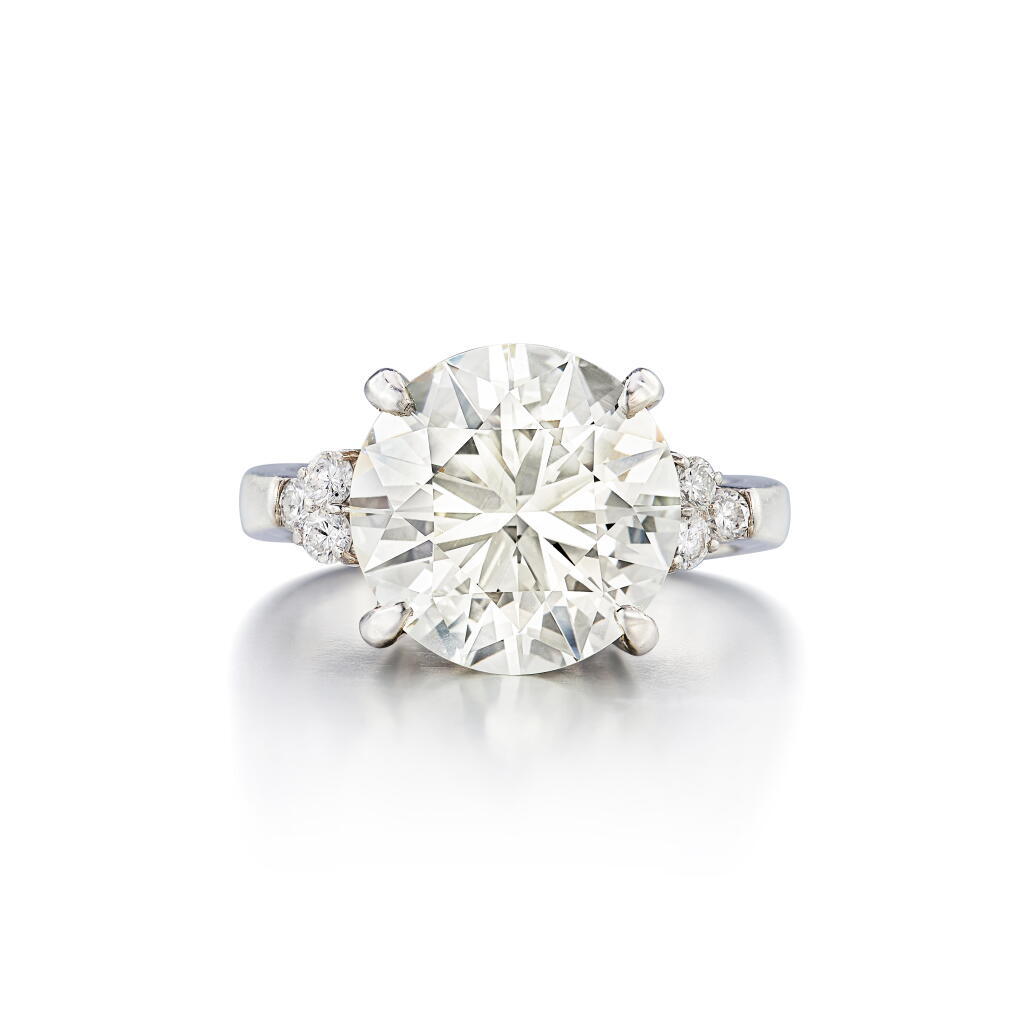 View full screen - View 1 of Lot 230. Diamond Ring | 5.26克拉 圓形 N色 鑽石 戒指.