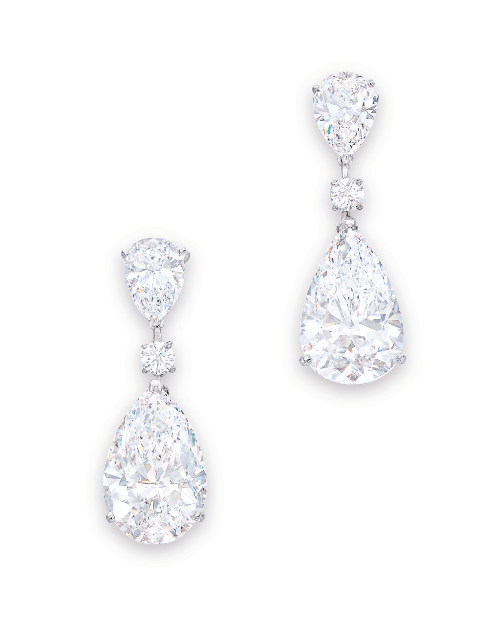 View full screen - View 1 of Lot 1692. Moussaieff | Pair of Diamond Pendent Earrings | 12.38及11.92克拉 梨形 D色 鑽石 配 鑽石 耳墜一對.