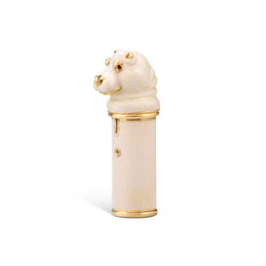 View full screen - View 1 of Lot 35. A gold and enamel perfume flacon in the shape of a hippopotamus, Gucci, Italy, circa 1980 | Flacon de parfum en émail monté en or en forme d'hippopotame, Gucci, Italie, vers 1980.