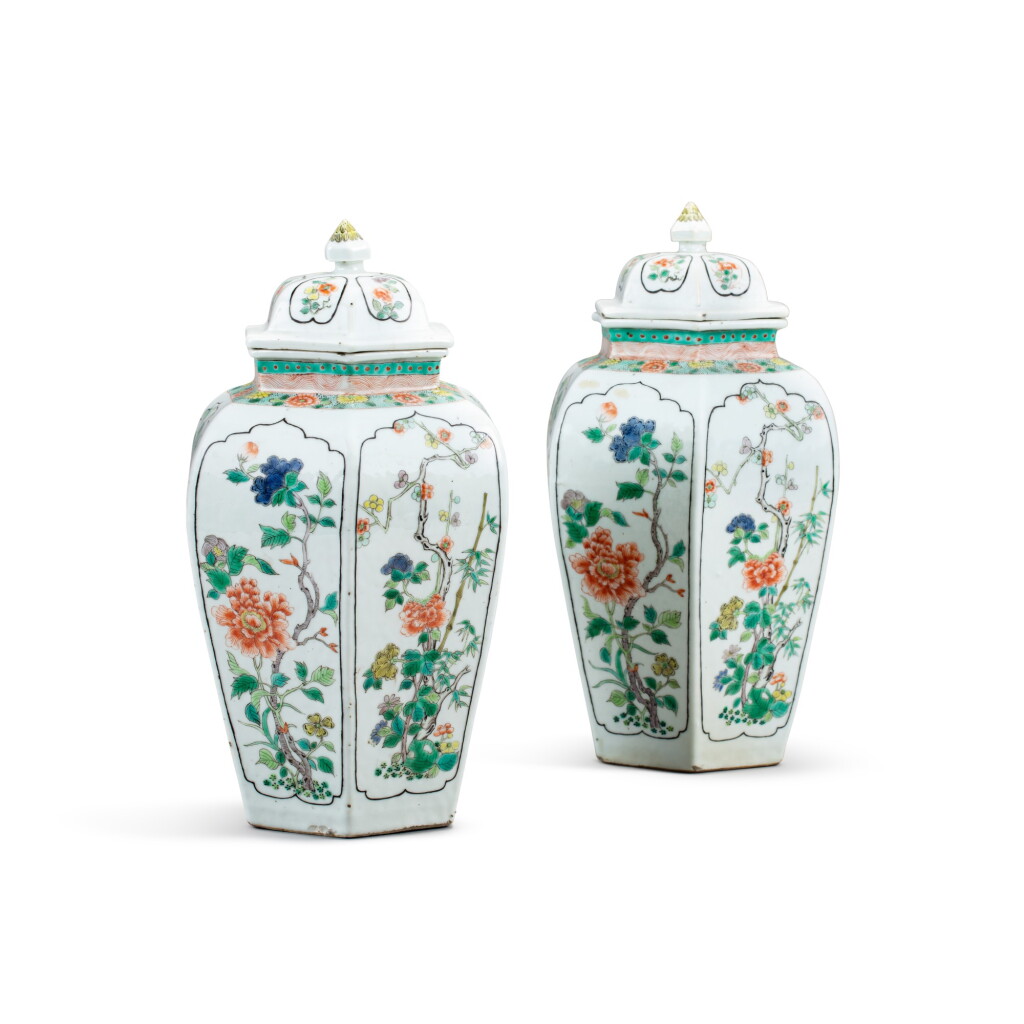 View full screen - View 1 of Lot 145. A pair of two famille verte vases and covers, Qing dynasty, 19th century | 清十九世紀 五彩開光牡丹圖蓋瓶一對.