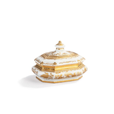 View full screen - View 1 of Lot 607. A Meissen porcelain Hausmaler octagonal sugar box and cover, the porcelain circa 1720, the decoration slightly later.