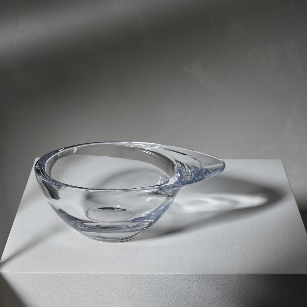 View full screen - View 1 of Lot 19. Ando Tadao (b. 1941) | Ando glass vase.